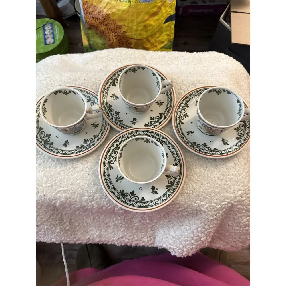 Villeroy & Boch Alt Amsterdam (4)Cup & Saucer Floral Pattern Vitro Porcelain